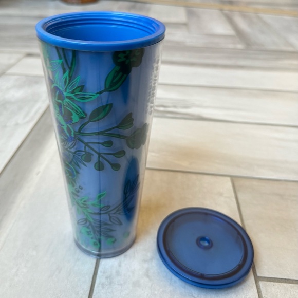 Starbucks 3 D blue glitter roses cold beverage cup, green floral 24 oz - Picture 4 of 9